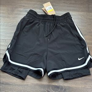 Nike DNA DRI-FIT 8" Basketball Shorts,moisture wick,zip pocket,drawstring waist